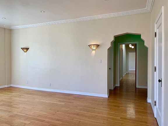 3rd image of 364 S Cloverdale Ave APT 403