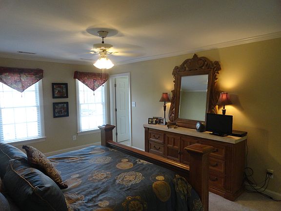 2nd image of 3635 Glennmoor Dr