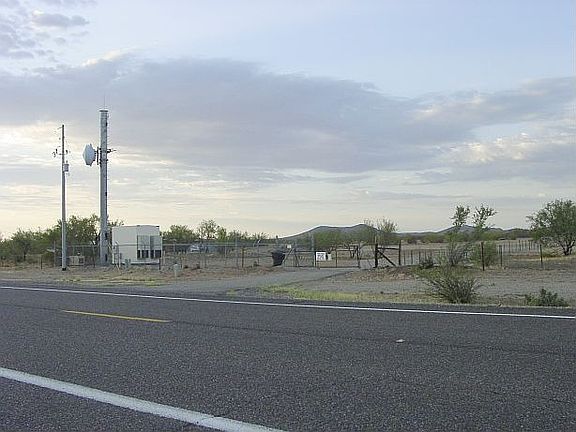 10 Acres w/Lease Income