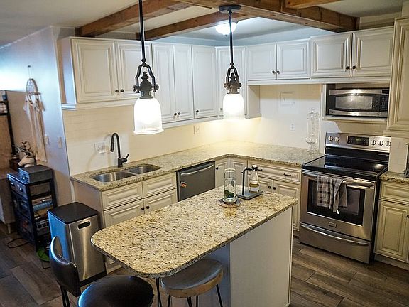 3rd image of 25801 Lake Shore Blvd