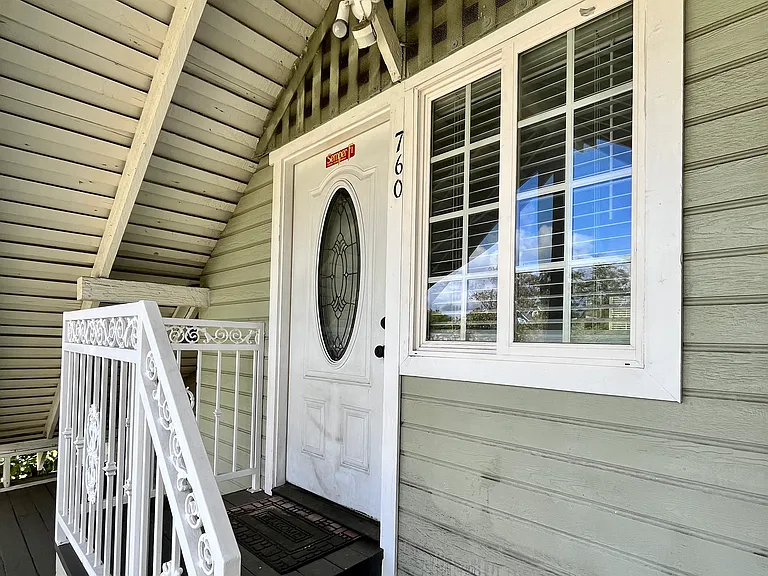 760 N El Molino Ave — Photo 4