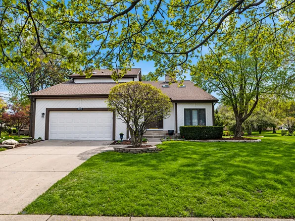 1368 Hunter Cir, Naperville, IL 60540