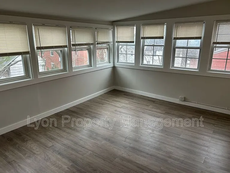 44 7th St #2 — Photo 4