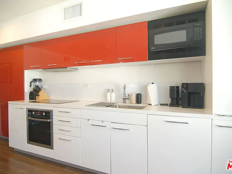 901 S Flower St #505 — Photo 11