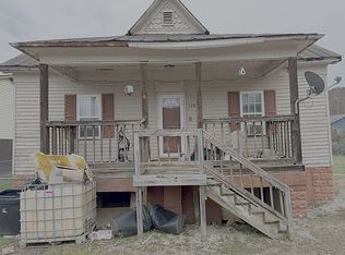 118 Walnut St, Hamlin, WV 25523