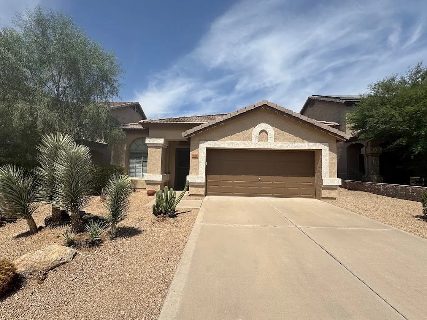 Bright & Spacious 3-Bedroom Phoenix Home Modern Finishes & No Carpet! — Photo 2