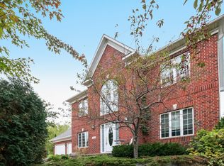 8236 Carriage Hill Rd, Savage, MN 55378