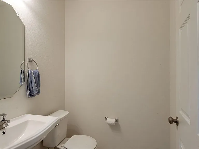 9109 Garnet Dr — Photo 6