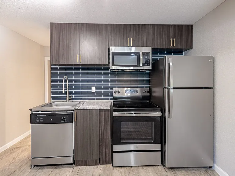 Alma Apartments — Photo 50