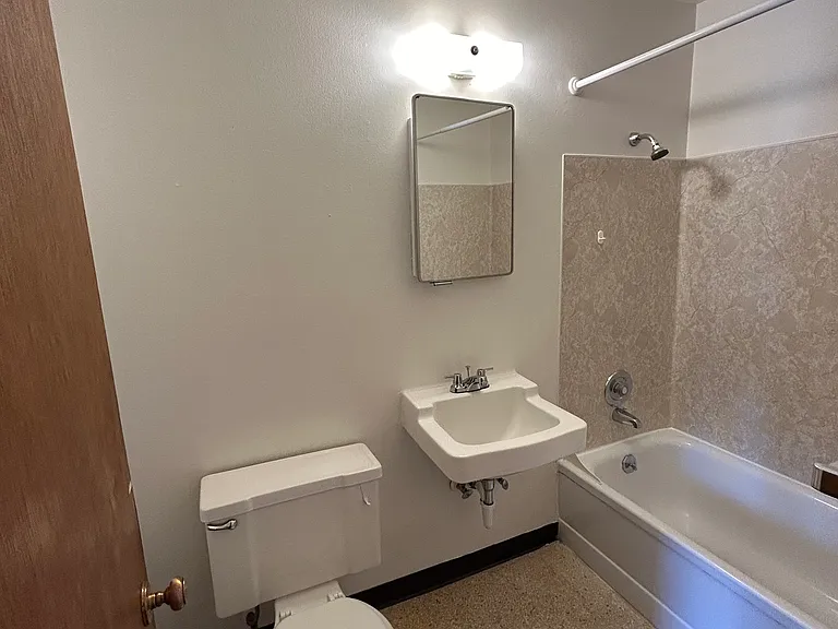 4119 11th Ave NE #3001 — Photo 8