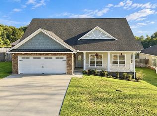 200 Sandy Hills Ct, Ozark, AL 36360