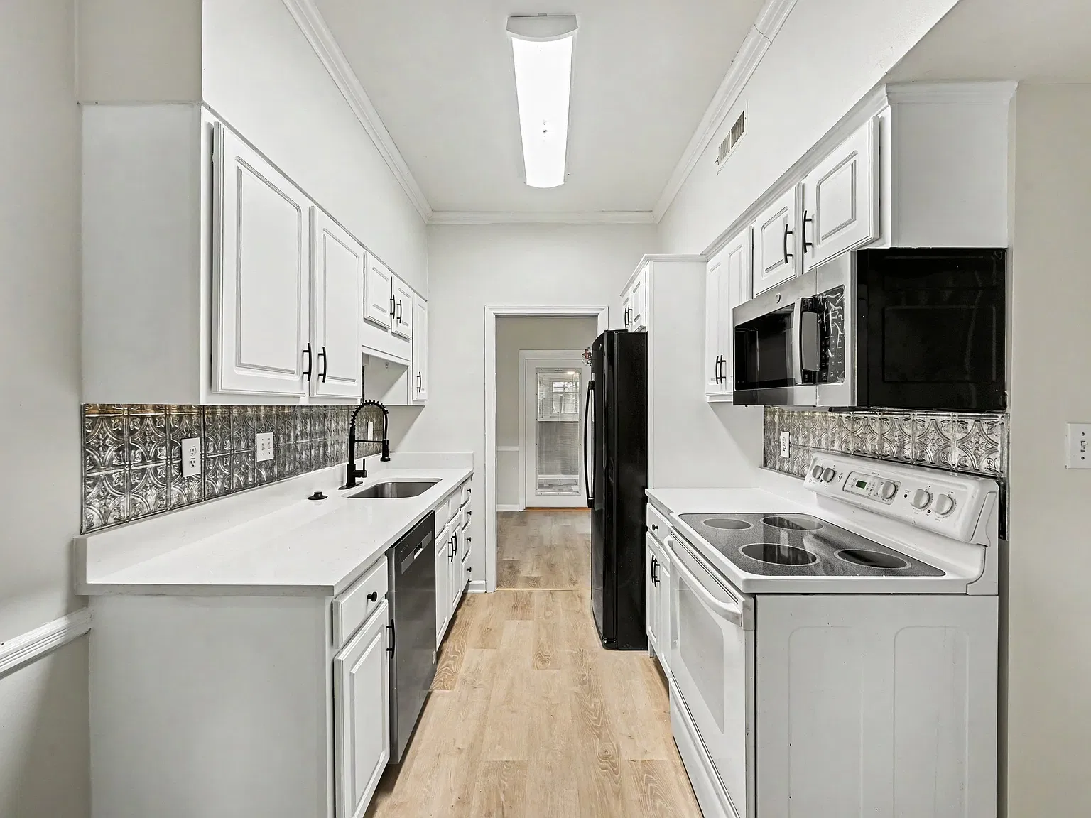 5945 Quail Hollow Rd — Photo 3