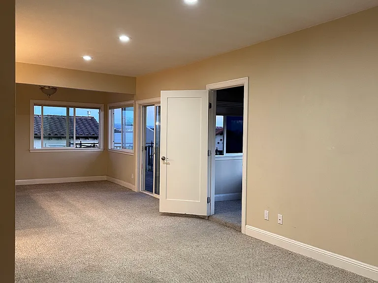 3363 Fernside Blvd #B — Photo 29