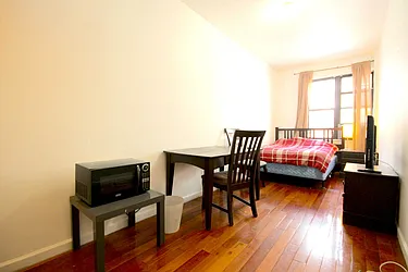 Rented by NYLA Realty