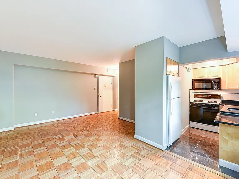 3701 Connecticut Ave NW #404 — Photo 5