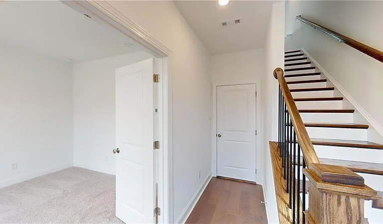 141 Basil St — Photo 32