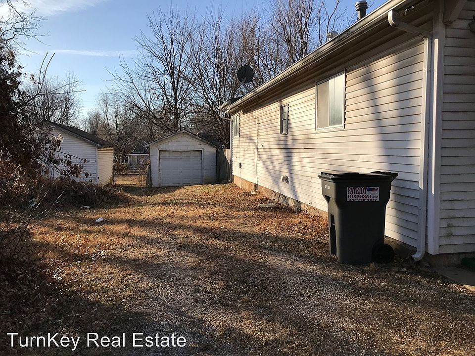 2nd image of 804 W Webster St