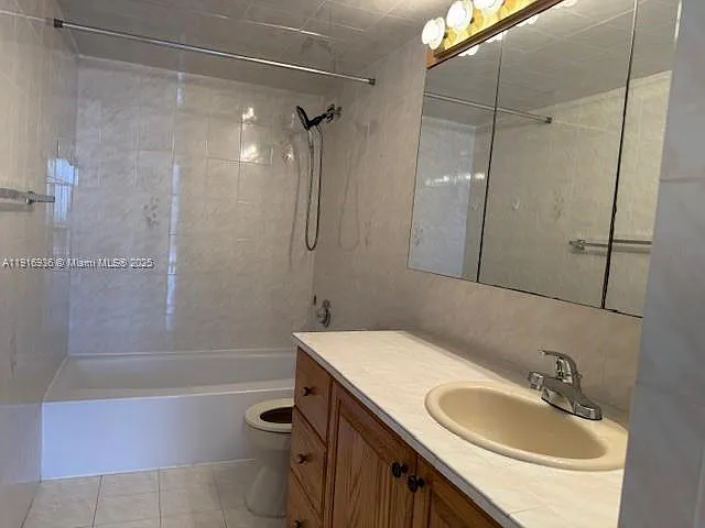 5401 Collins Ave #1512 — Photo 31