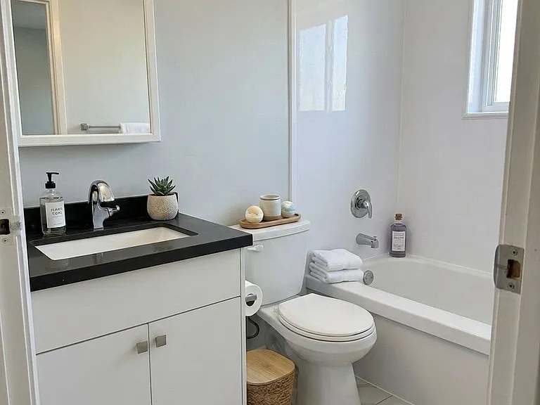 15 Mowat Blvd #14 — Photo 6