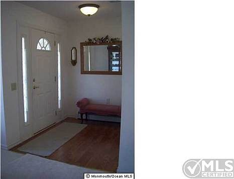 2nd image of 124 Canterbury Ln