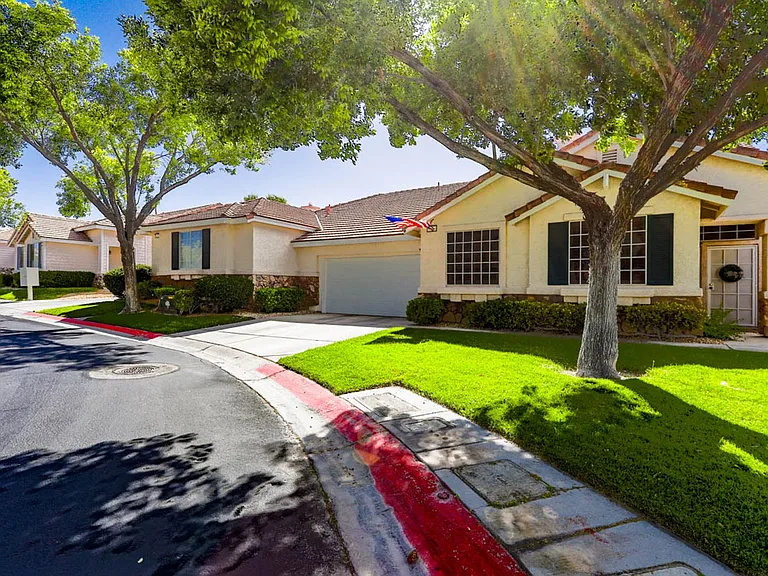 10404 Pacific Sageview Ln — Photo 3