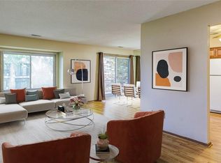 4633 Woodland Ave UNIT 4, West Des Moines, IA 50266