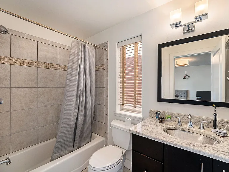 3315 W Hayward Pl — Photo 12