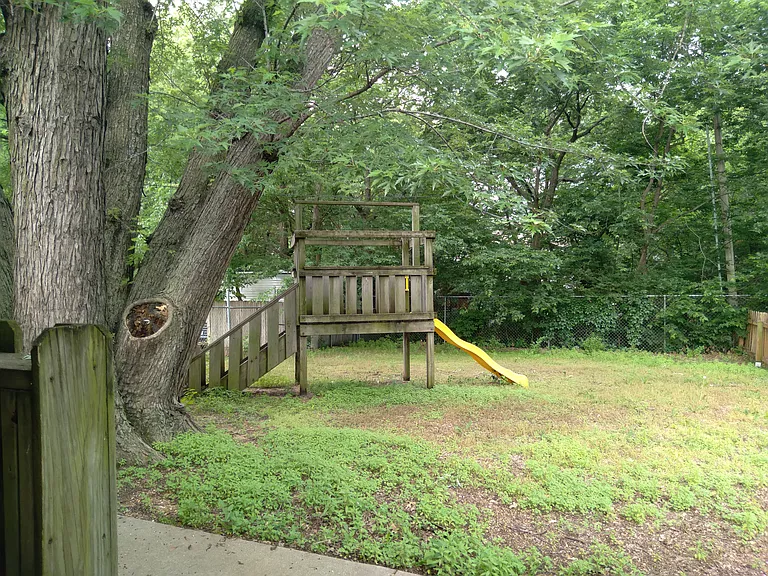 621 Monterey Way #B — Photo 15
