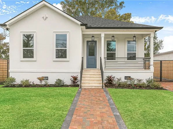 25 E Chalmette Cir, Chalmette, LA 70043