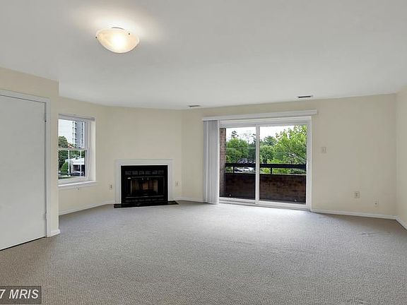 3rd image of 49 Dudley Ct