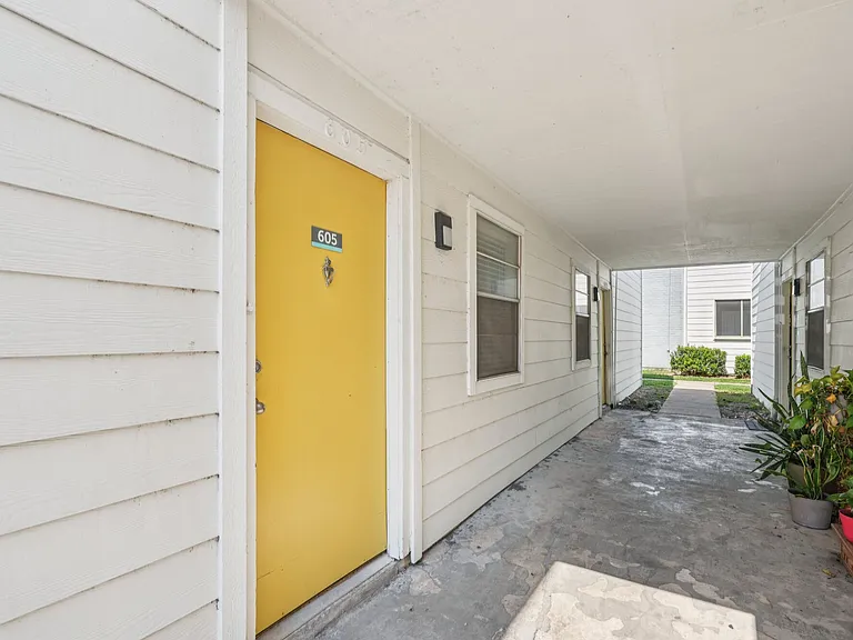 5644 Riverwalk Dr — Photo 57