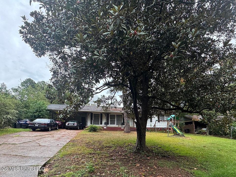 2nd image of 1856 Wisteria Dr