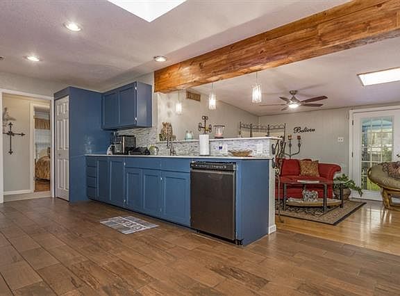 5th image of 1414 Beechwood Ln