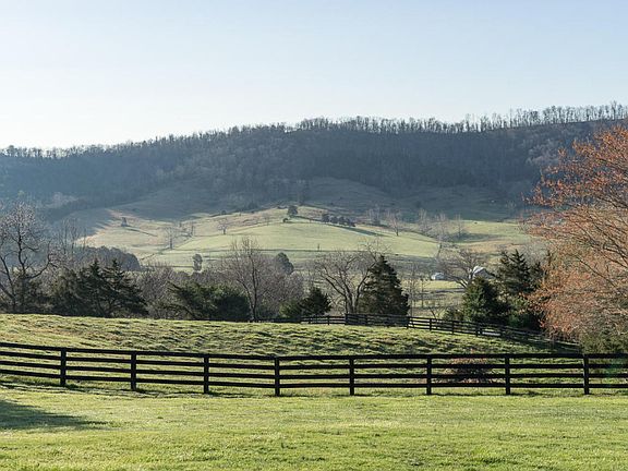 3rd image of 37 Five Dog Ln