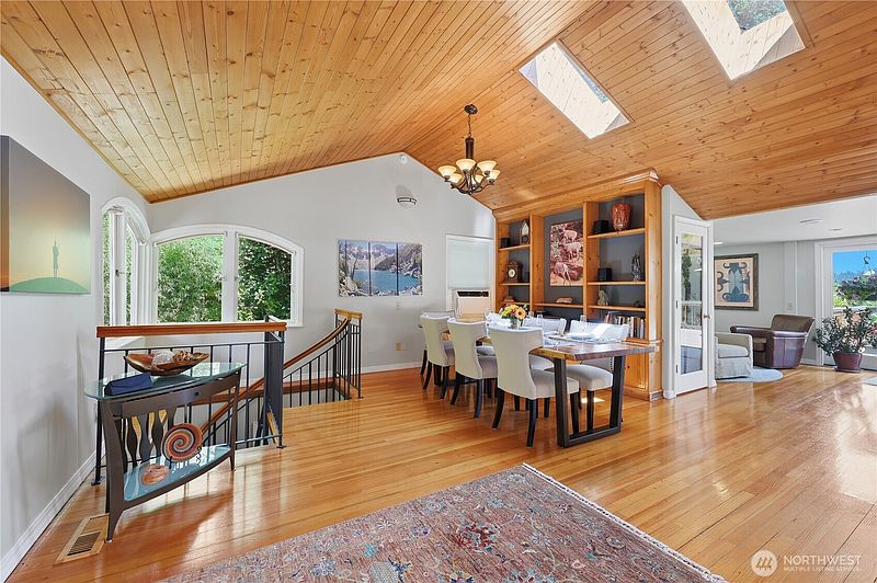 2nd image of 18002 25th Avenue NE