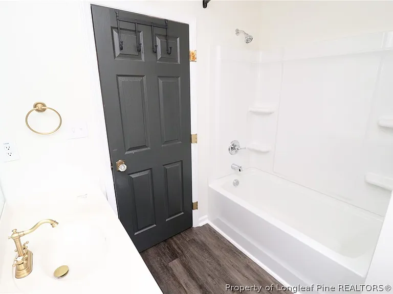 504 Noonday Ct — Photo 28