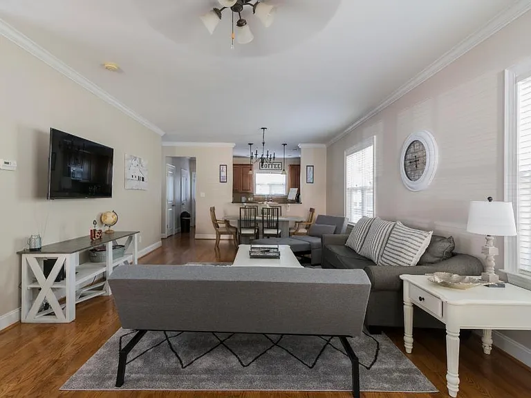 313 Woodvale Pl — Photo 8