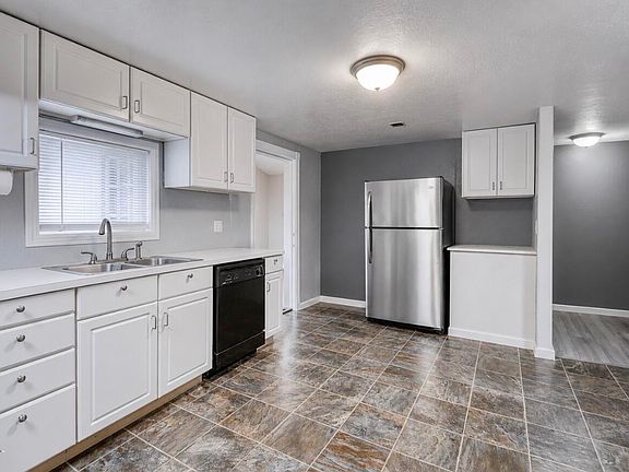 2nd image of 259 W Buford Ave