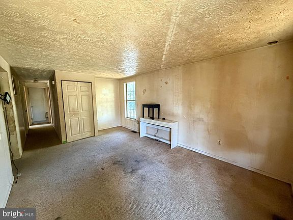 3rd image of 3207 Acton Rd