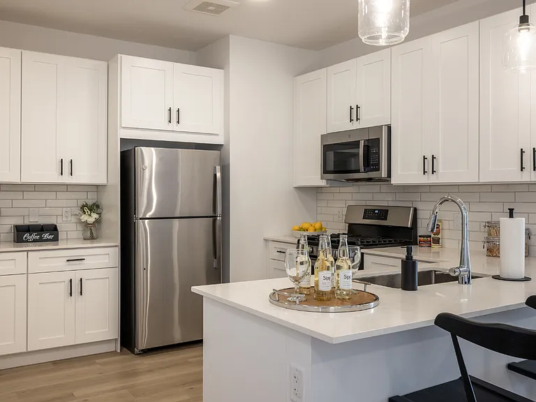 Kirby Village Apartments — Photo 2