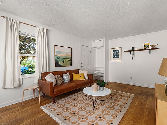 5th image of 9568 N Ivanhoe St