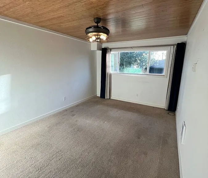 5715 NE Sacramento St #10 — Photo 18
