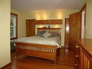 3rd image of 6933 W Summerdale Ave