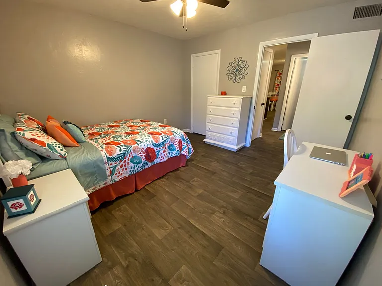 1215 Lee Ave — Photo 3
