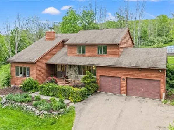 640 Powderhouse Rd, Vestal, NY 13850