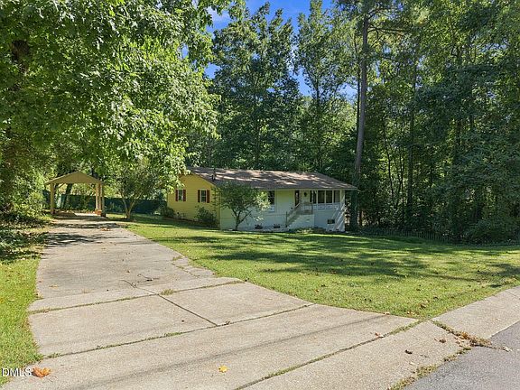 3rd image of 5812 Deblyn Ave