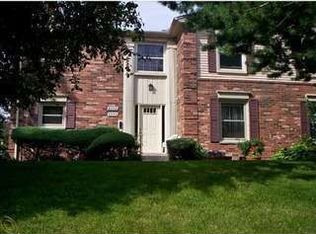 6330 Pepper Hill Dr #1, West Bloomfield, MI