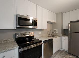 1252 N La Salle Dr, Chicago, IL 60610