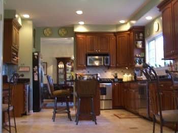 3rd image of 203 Serenade Ct