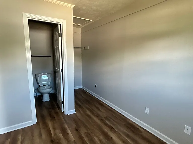 144 Sarah Cir #14 — Photo 7